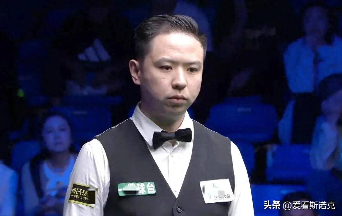 英超名宿罗比-萨维奇首次执教，带队在英格兰第7级联赛夺冠升级.